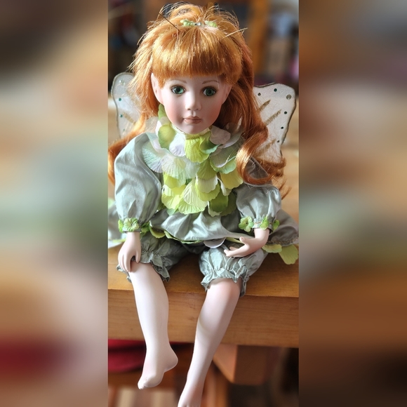 Paradise Galleries Treasury Collection Vintage Porcelain Fairy Doll - Picture 3 of 7